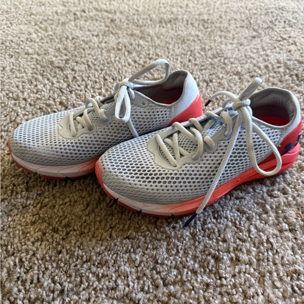 Under Armour Kids Sneakers in White and Red - Picture 4 of 8